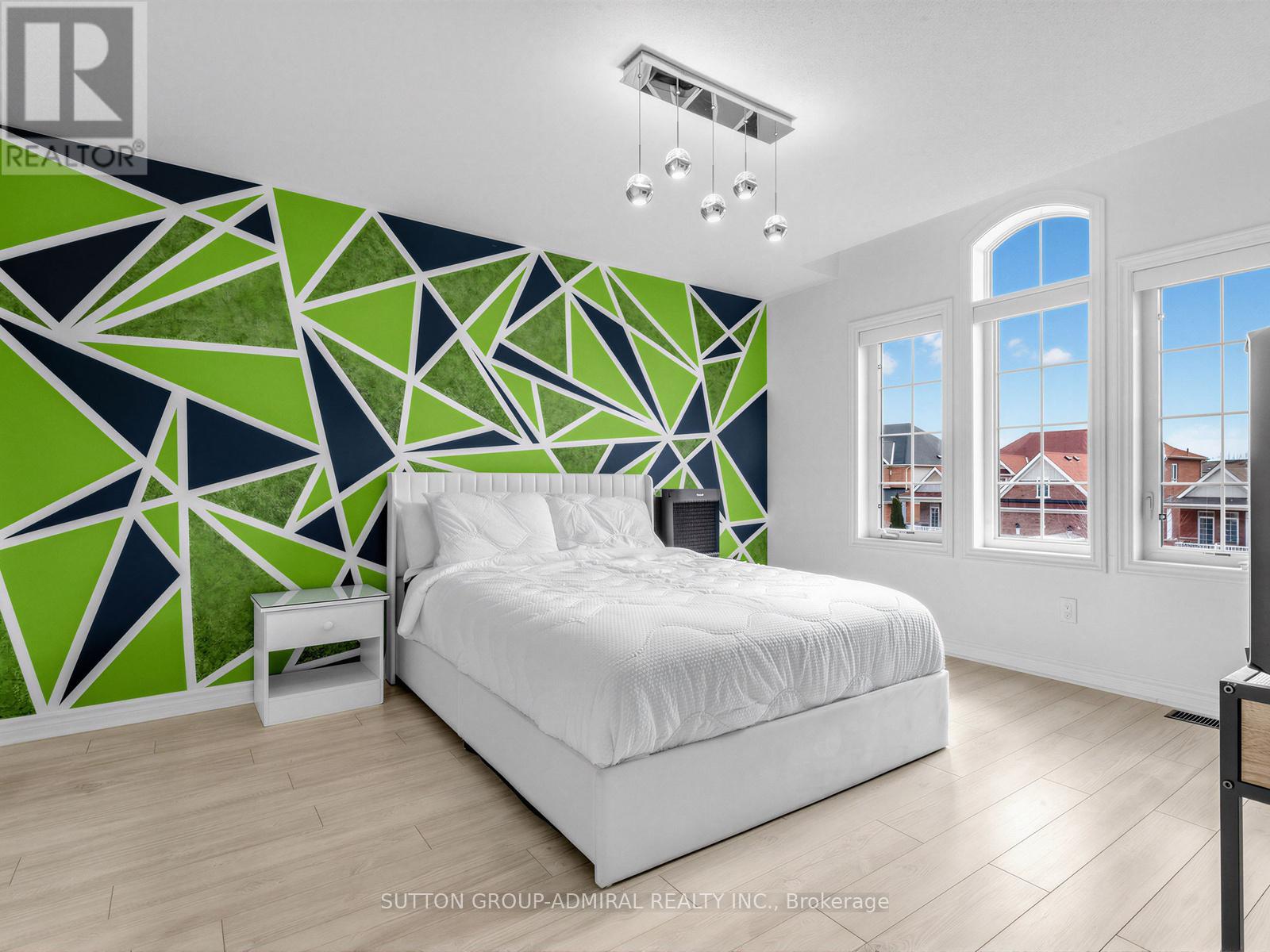 96 Mount Crescent, Essa, Ontario  L3W 0N2 - Photo 29 - N12979474