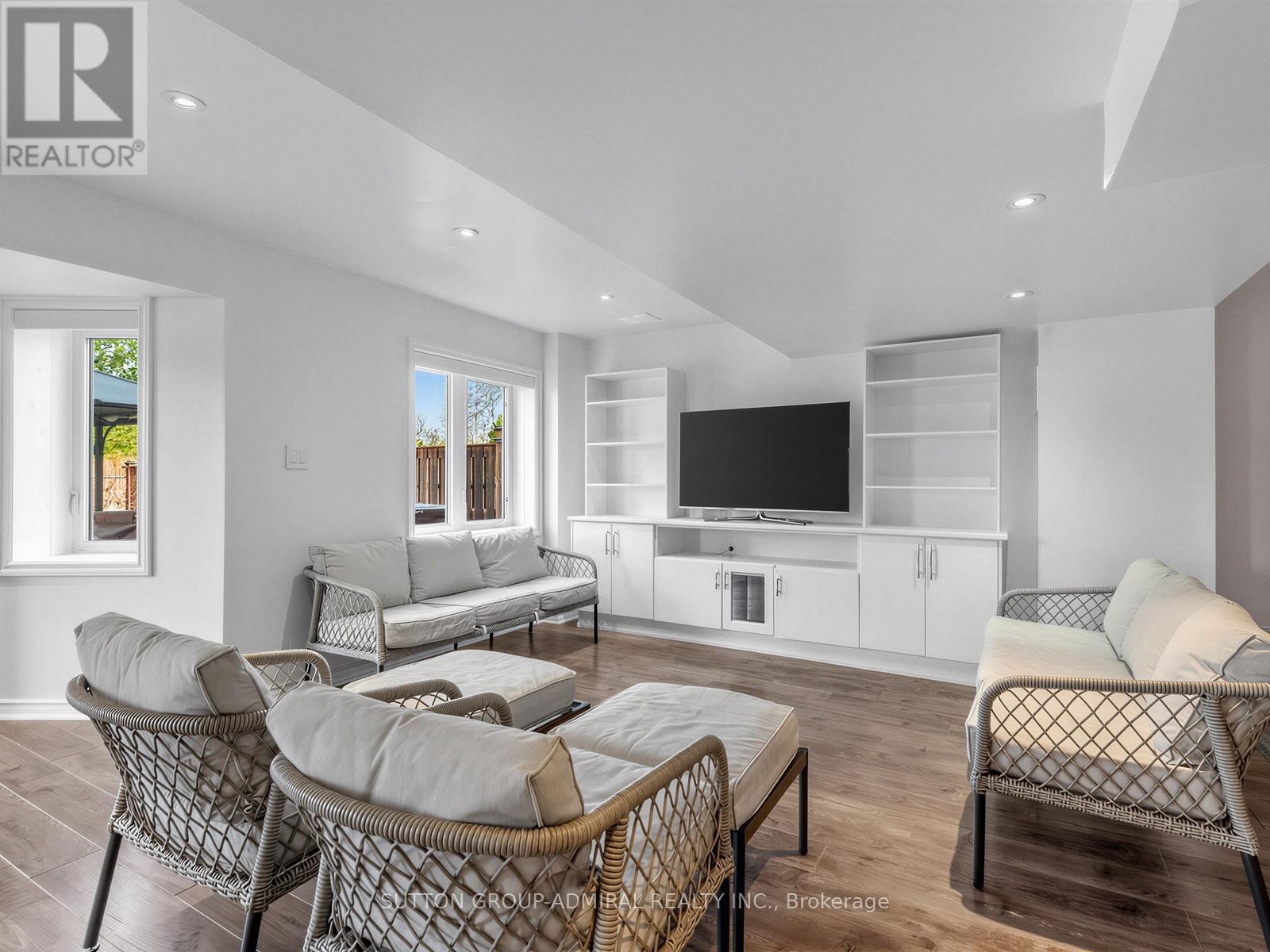 96 Mount Crescent, Essa, Ontario  L3W 0N2 - Photo 36 - N12979474