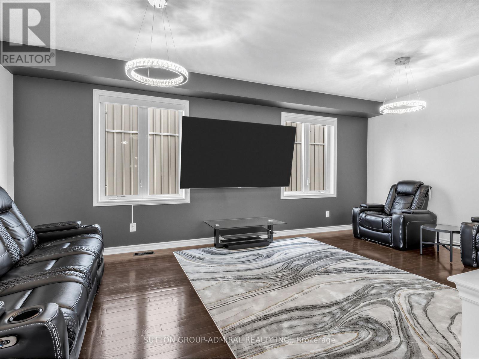 96 Mount Crescent, Essa, Ontario  L3W 0N2 - Photo 8 - N12979474