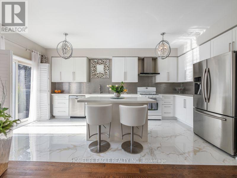 280 Fred Hagan Court, Newmarket, Ontario  L3Y 8K6 - Photo 3 - N12979502