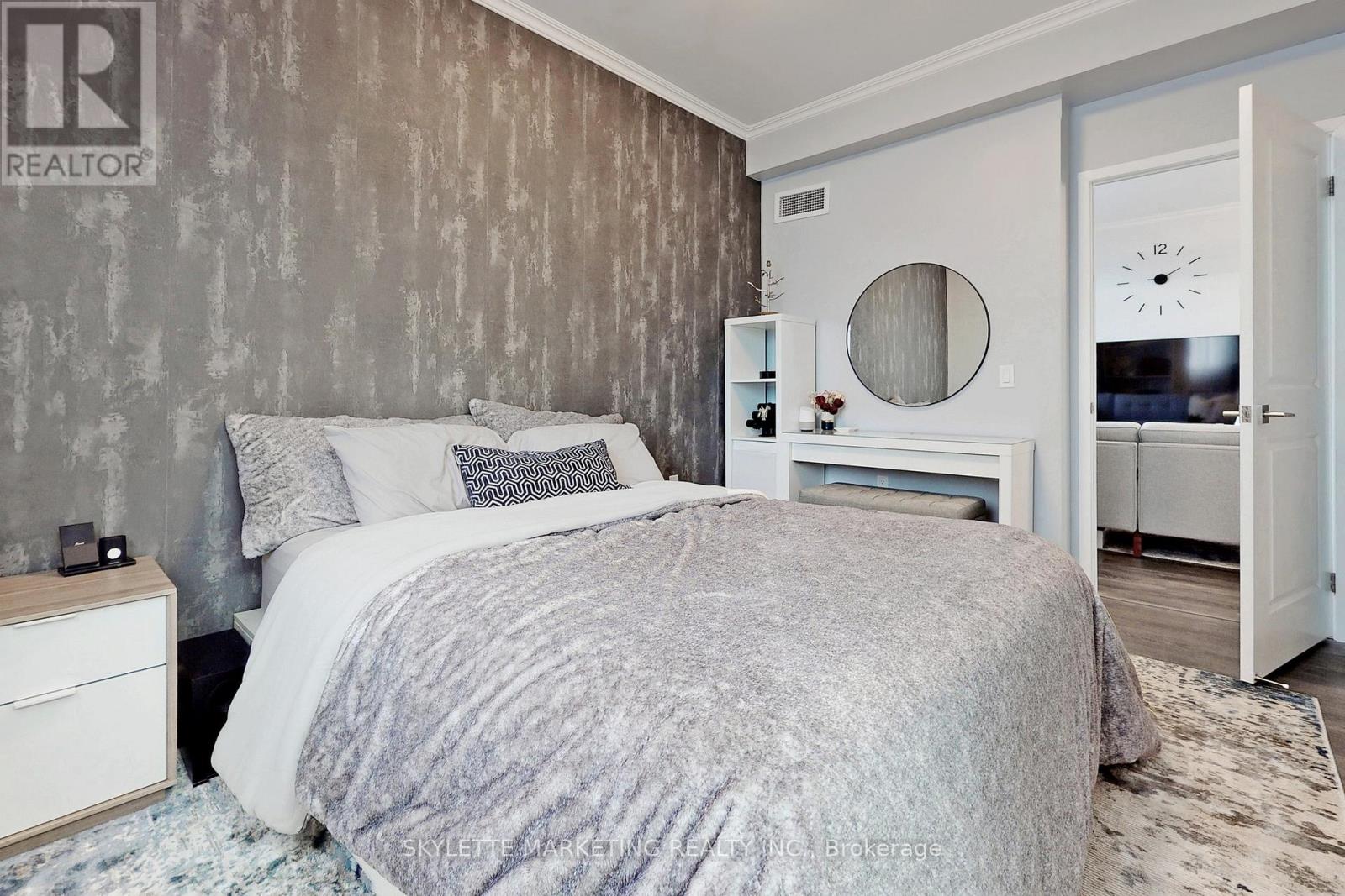 410 - 75 Oneida Crescent, Richmond Hill, Ontario  L4B 0H3 - Photo 21 - N12979528