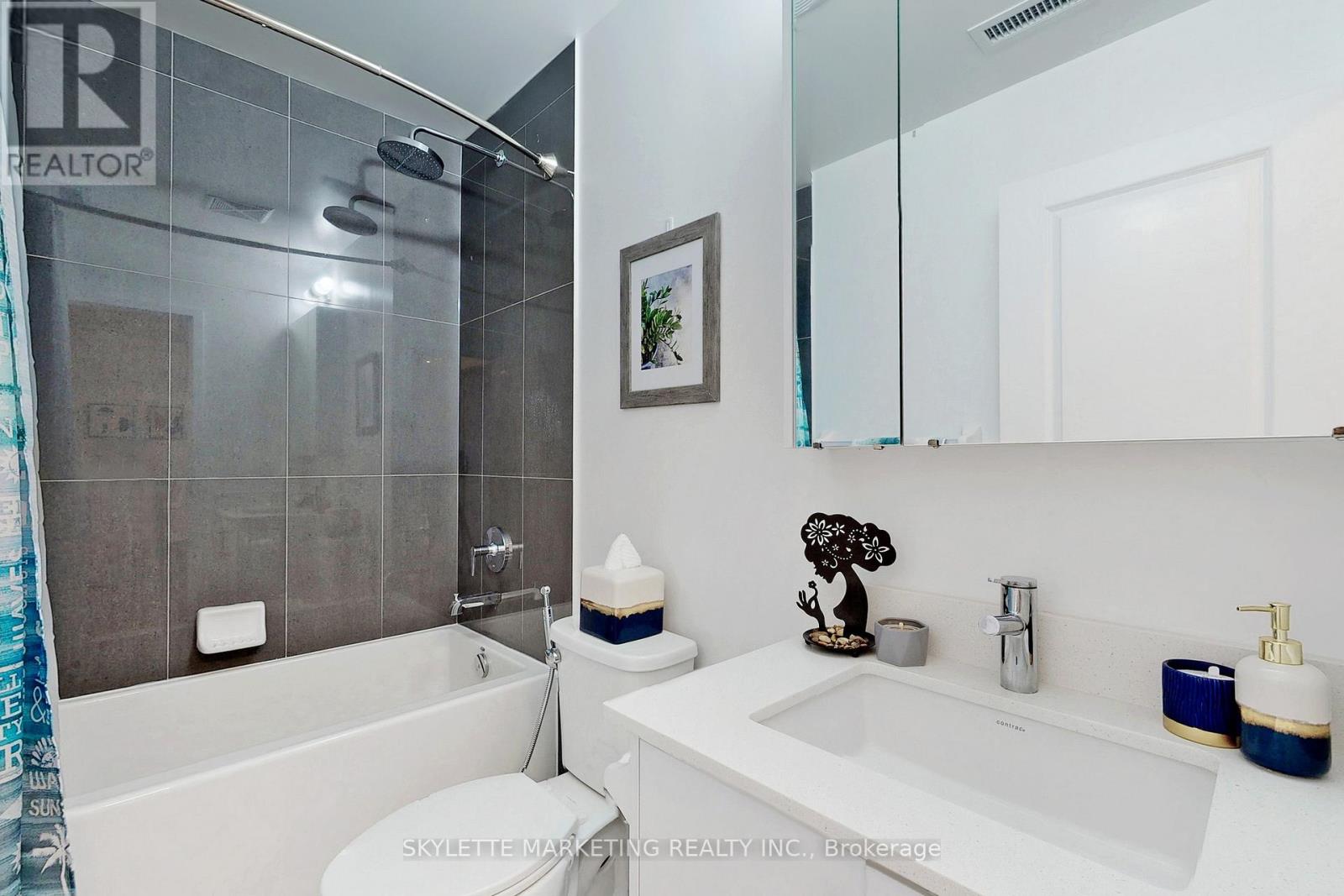 410 - 75 Oneida Crescent, Richmond Hill, Ontario  L4B 0H3 - Photo 27 - N12979528