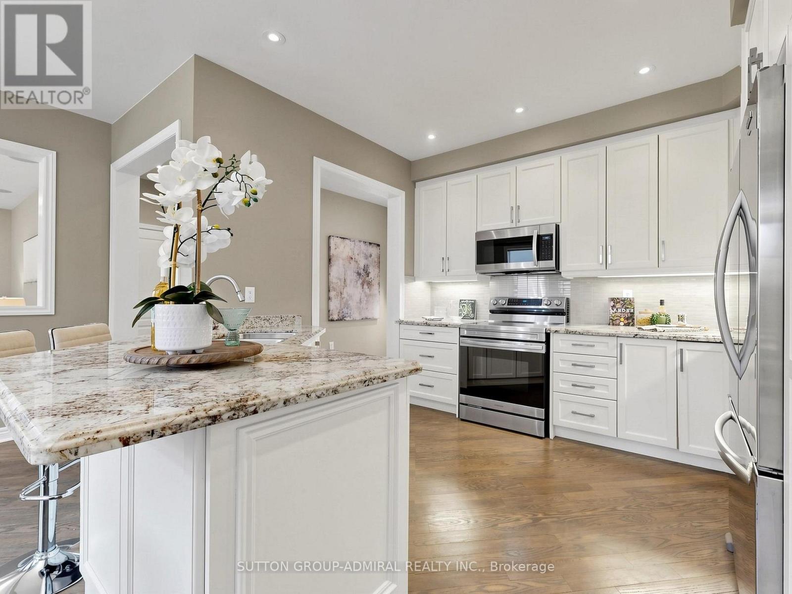 36 Canelli Heights Court, Vaughan, Ontario  L4J 8V5 - Photo 12 - N12979592