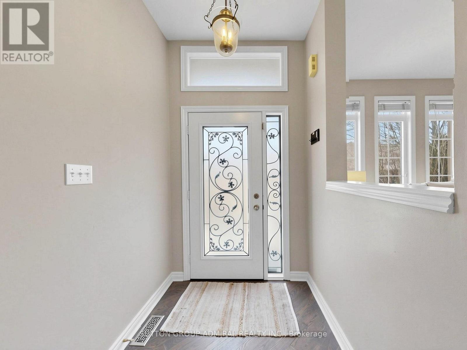 36 Canelli Heights Court, Vaughan, Ontario  L4J 8V5 - Photo 3 - N12979592