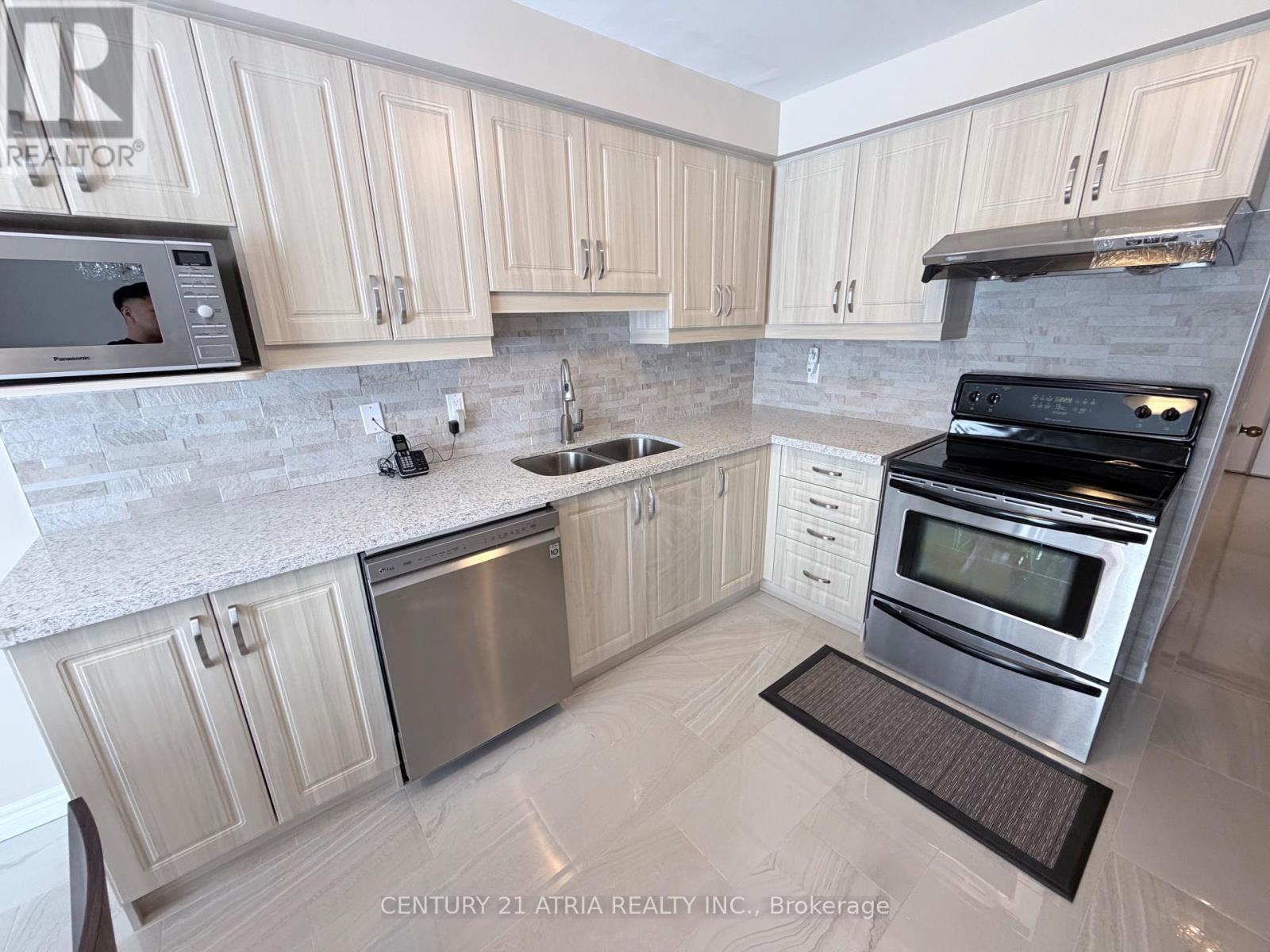 79 Maitland Drive, Markham, Ontario  L3R 4T6 - Photo 14 - N12829468