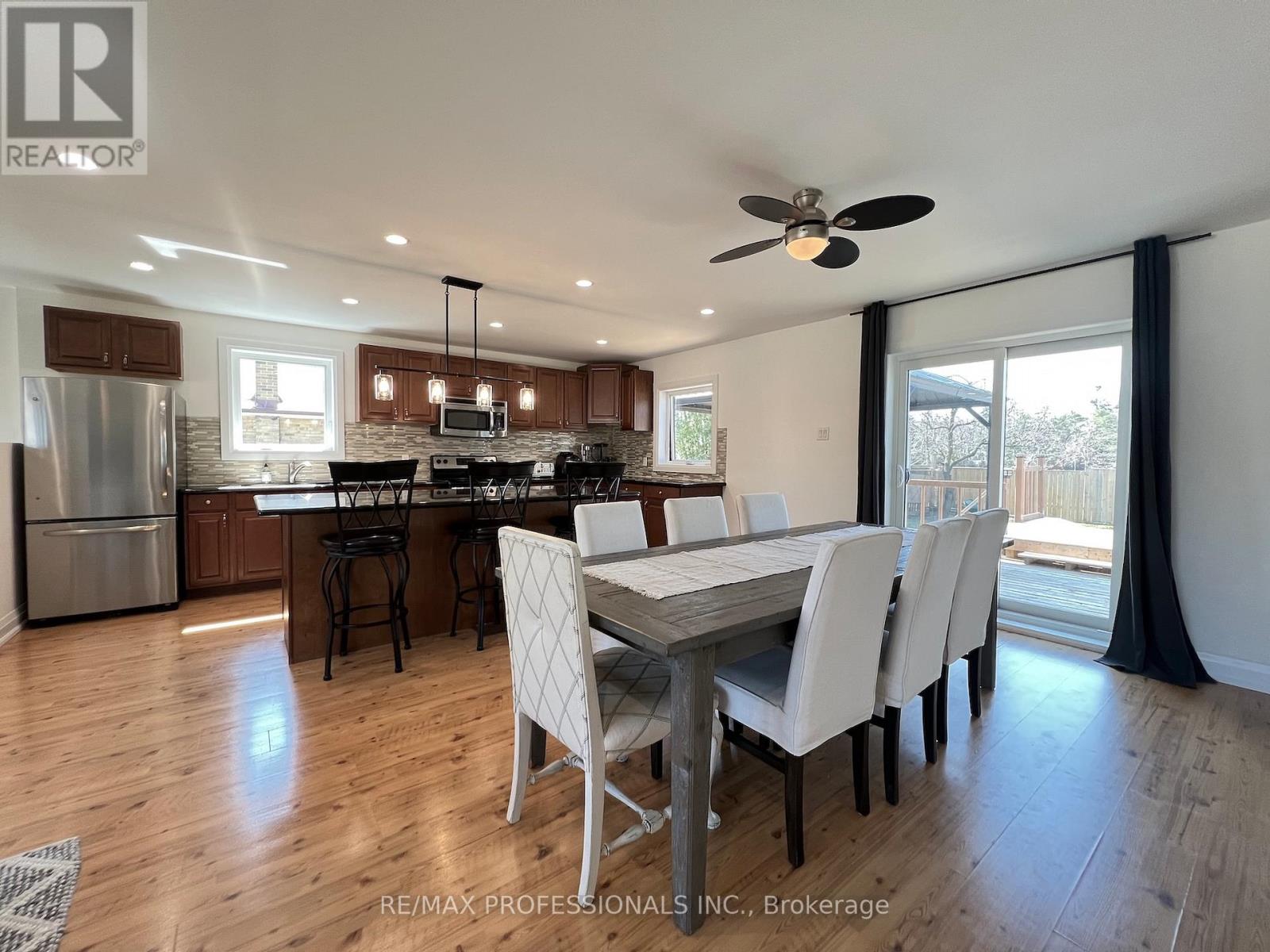 2504 Donnavale Drive, Mississauga, Ontario  L5A 2N1 - Photo 10 - W12974148