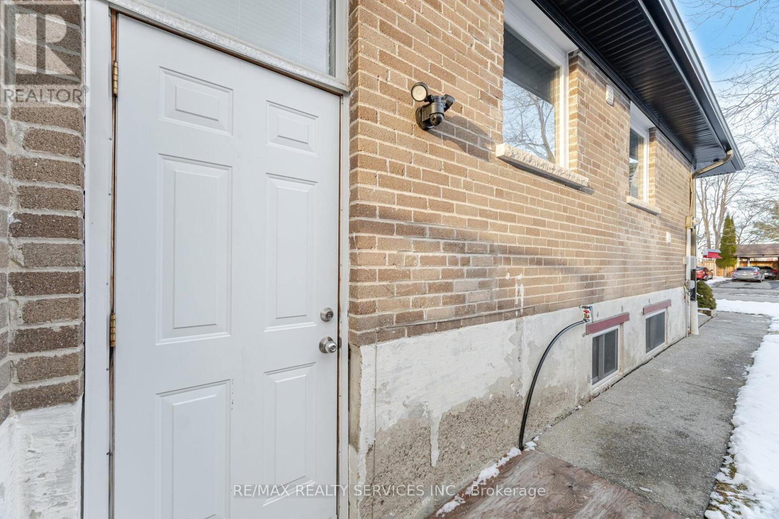 377 Bartley Bull Parkway, Brampton, Ontario  L6W 2M1 - Photo 25 - W12978450
