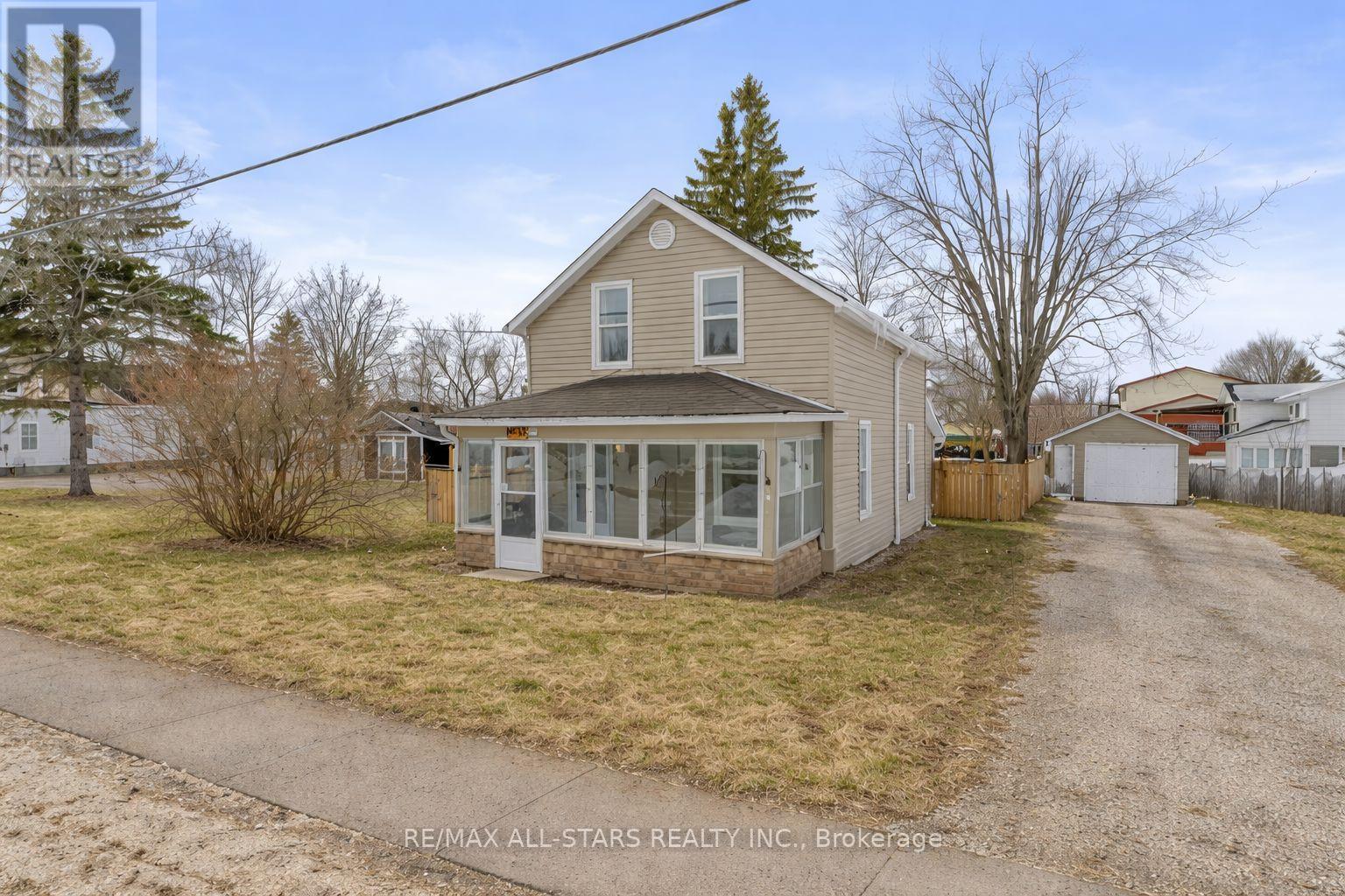 33 John Street, Kawartha Lakes, Ontario  K0M 1N0 - Photo 1 - X12927690