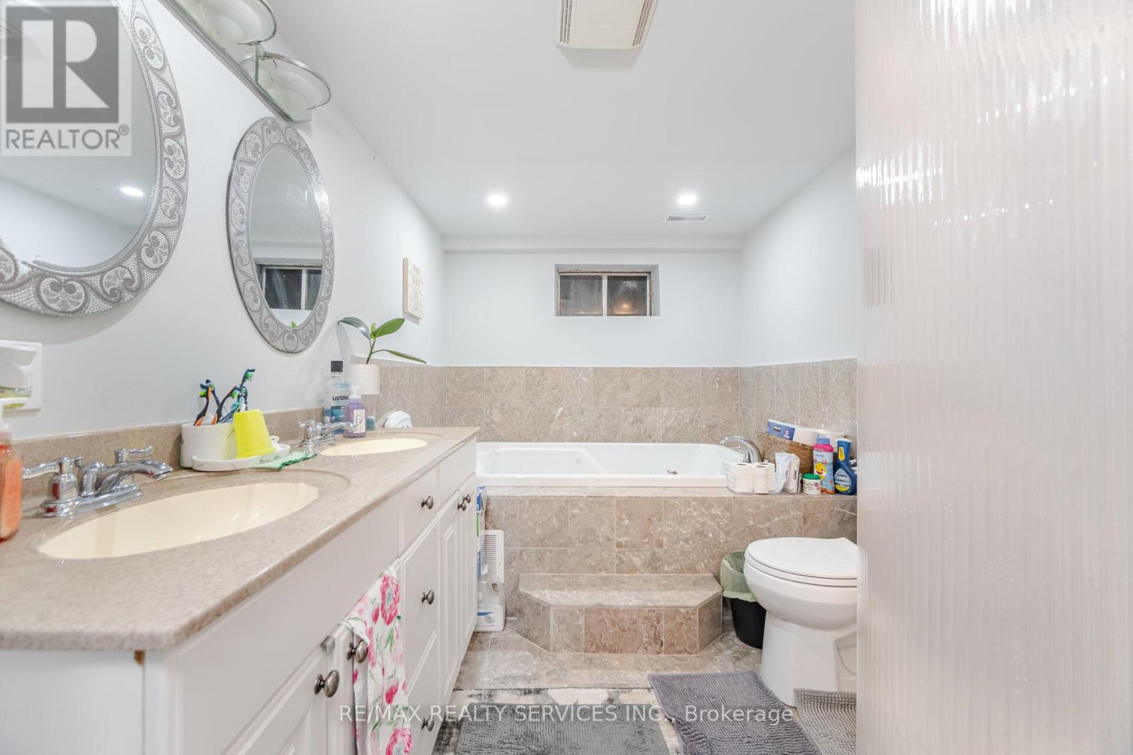 377 Bartley Bull Parkway, Brampton, Ontario  L6W 2M1 - Photo 34 - W12978450