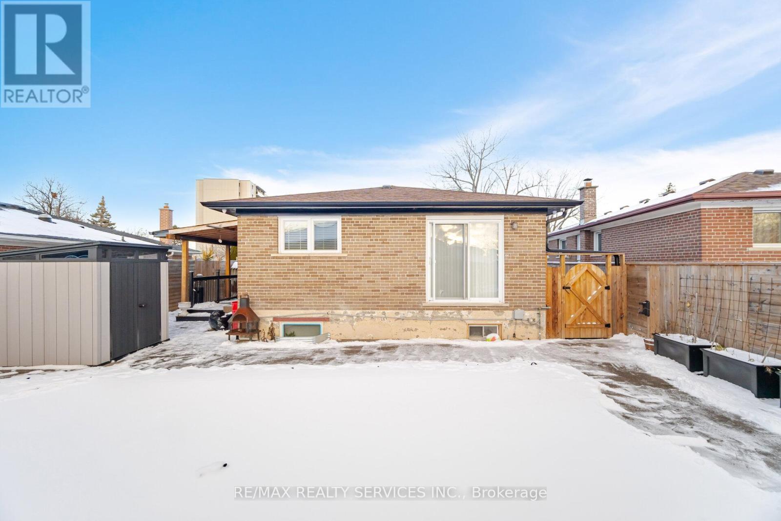 377 Bartley Bull Parkway, Brampton, Ontario  L6W 2M1 - Photo 8 - W12978450