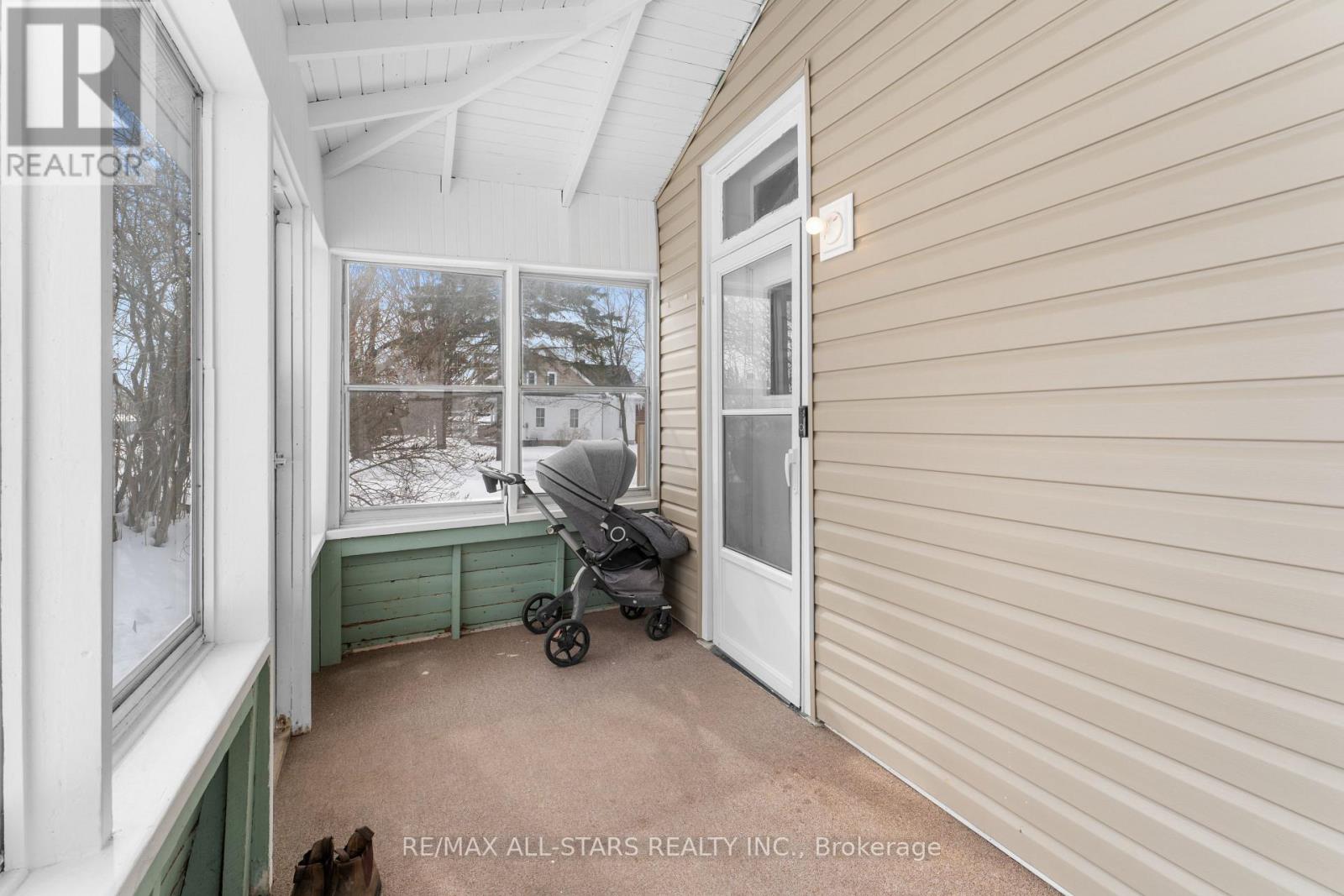 33 John Street, Kawartha Lakes, Ontario  K0M 1N0 - Photo 7 - X12927690