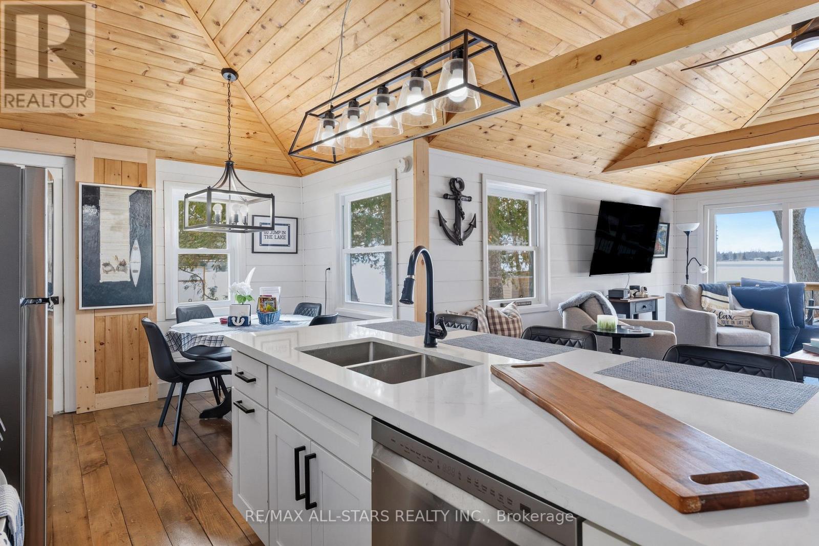 112 Sturgeon Glen Road, Kawartha Lakes, Ontario  K0M 1N0 - Photo 11 - X12900226