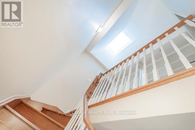 83 Kerr Street, Oakville, Ontario  L6K 3A2 - Photo 24 - W12979384