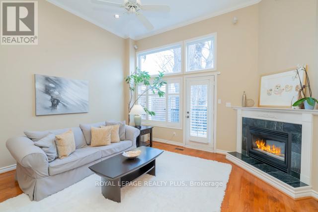 83 Kerr Street, Oakville, Ontario  L6K 3A2 - Photo 6 - W12979384