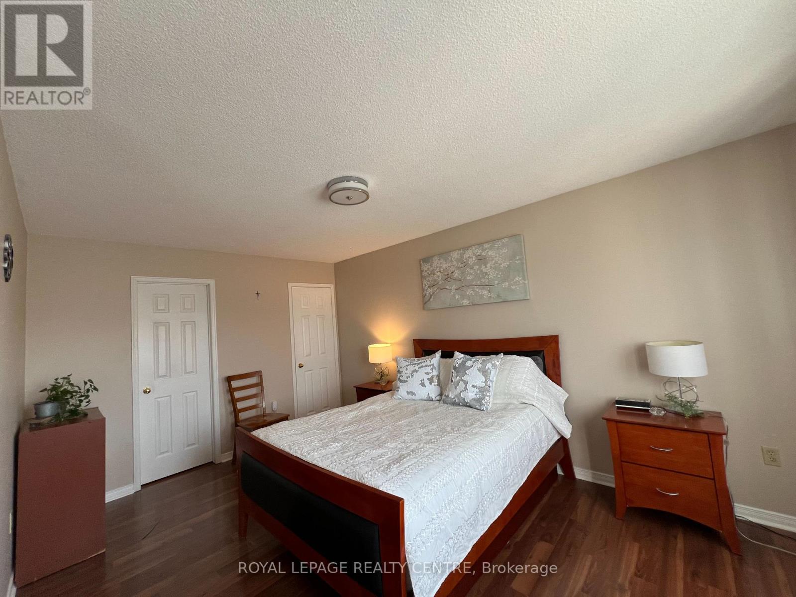 3026 Dalehurst Drive, Mississauga, Ontario  L5N 6M8 - Photo 6 - W12979396