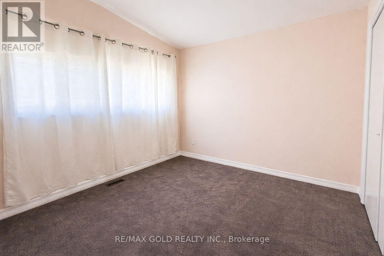 7681 Redstone Road, Mississauga, Ontario  L4T 2B7 - Photo 11 - W12979418