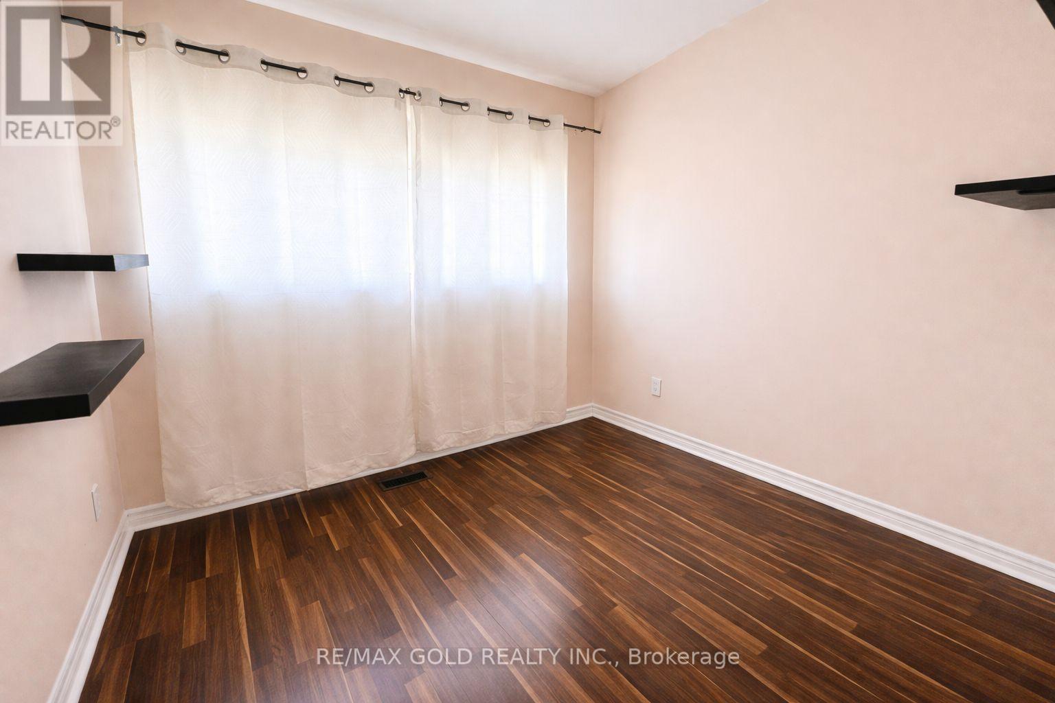 7681 Redstone Road, Mississauga, Ontario  L4T 2B7 - Photo 14 - W12979418