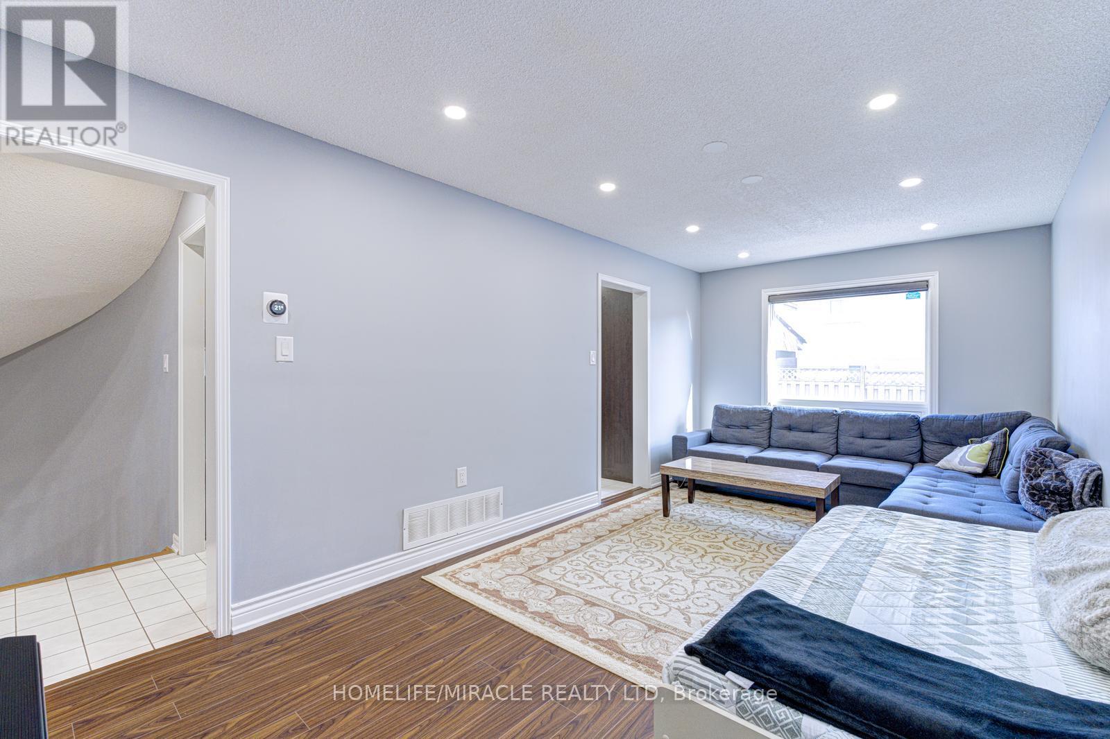 32 Pennsylvania Avenue, Brampton, Ontario  L6Y 4N7 - Photo 12 - W12979420