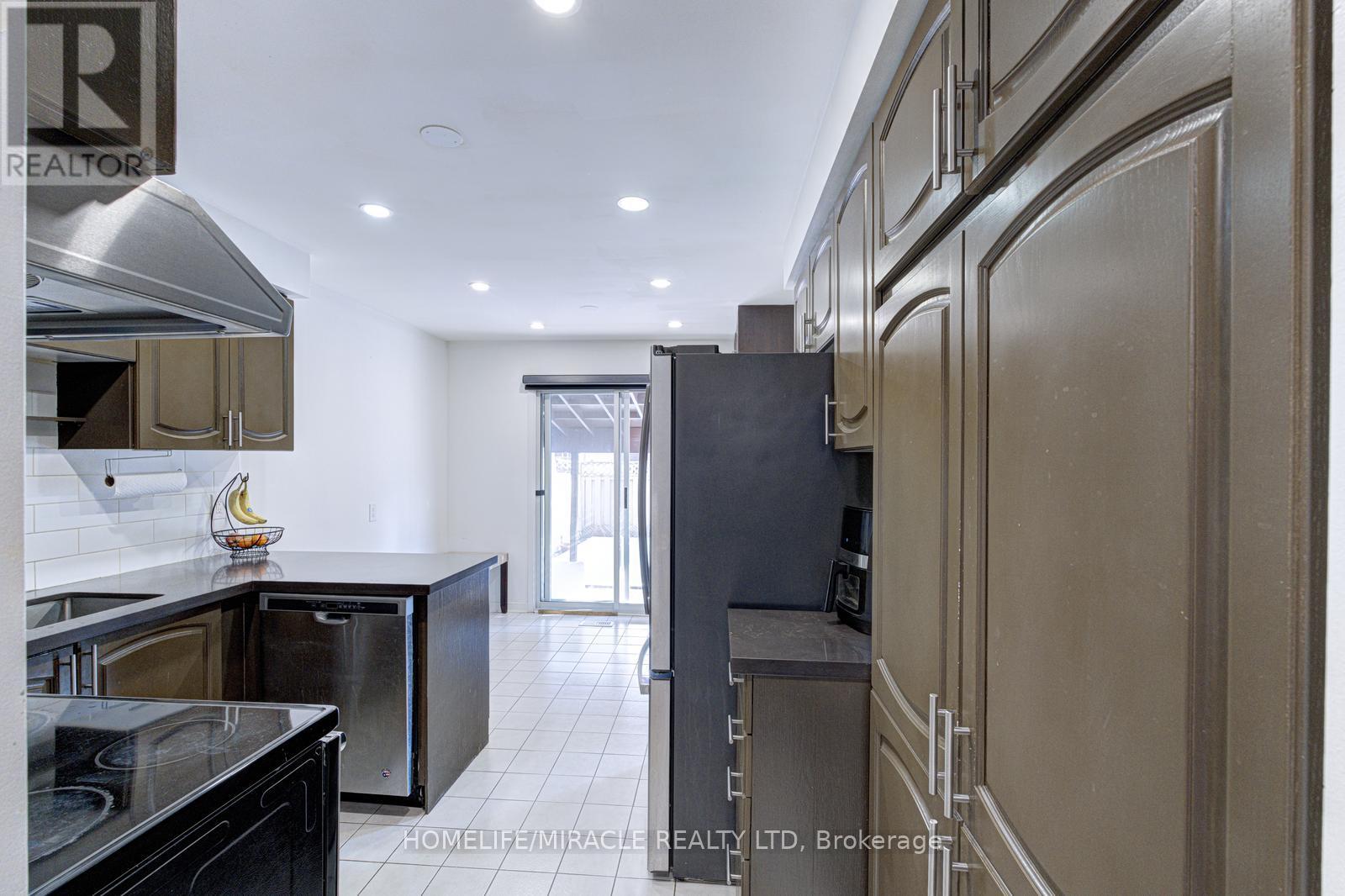 32 Pennsylvania Avenue, Brampton, Ontario  L6Y 4N7 - Photo 14 - W12979420