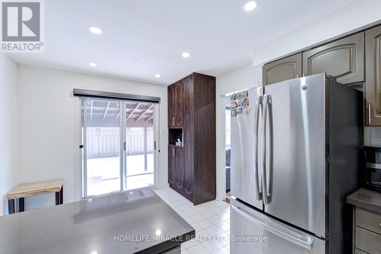 32 Pennsylvania Avenue, Brampton, Ontario  L6Y 4N7 - Photo 15 - W12979420