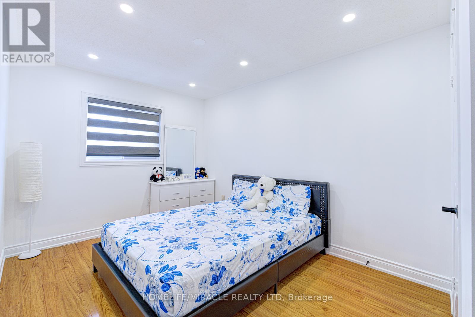 32 Pennsylvania Avenue, Brampton, Ontario  L6Y 4N7 - Photo 30 - W12979420