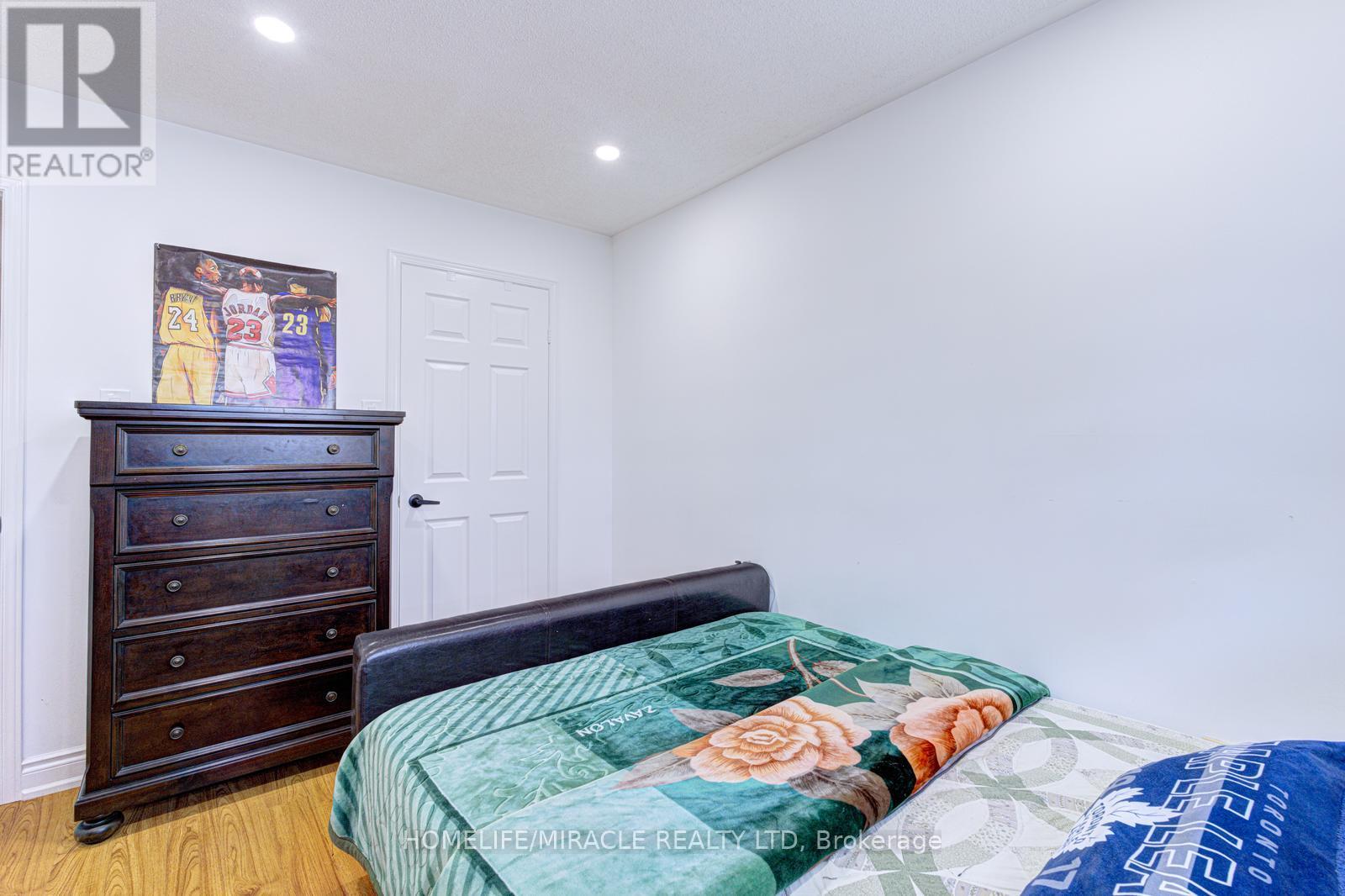 32 Pennsylvania Avenue, Brampton, Ontario  L6Y 4N7 - Photo 33 - W12979420