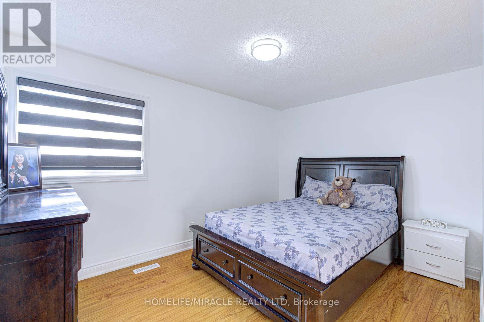 32 Pennsylvania Avenue, Brampton, Ontario  L6Y 4N7 - Photo 35 - W12979420