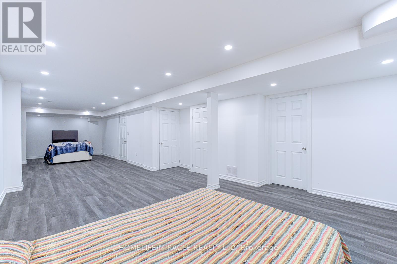 32 Pennsylvania Avenue, Brampton, Ontario  L6Y 4N7 - Photo 44 - W12979420