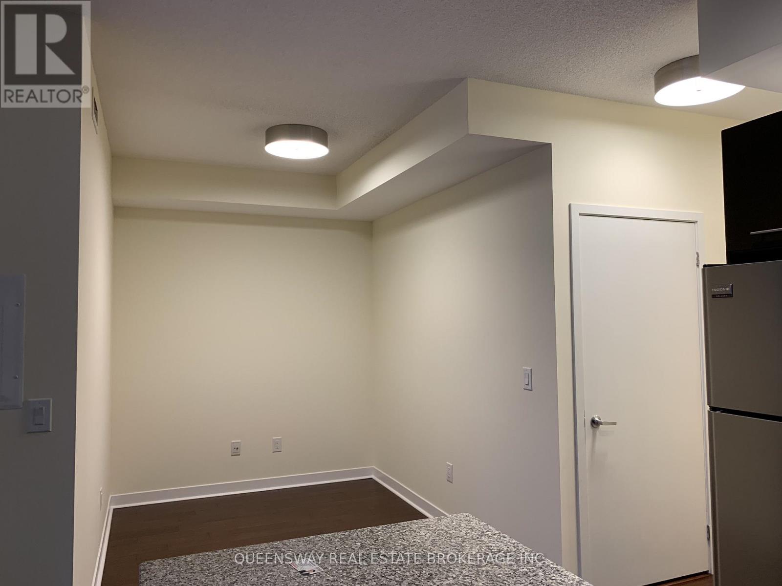 2104 - 360 Square One Drive, Mississauga, Ontario  L5B 0G7 - Photo 13 - W12979434