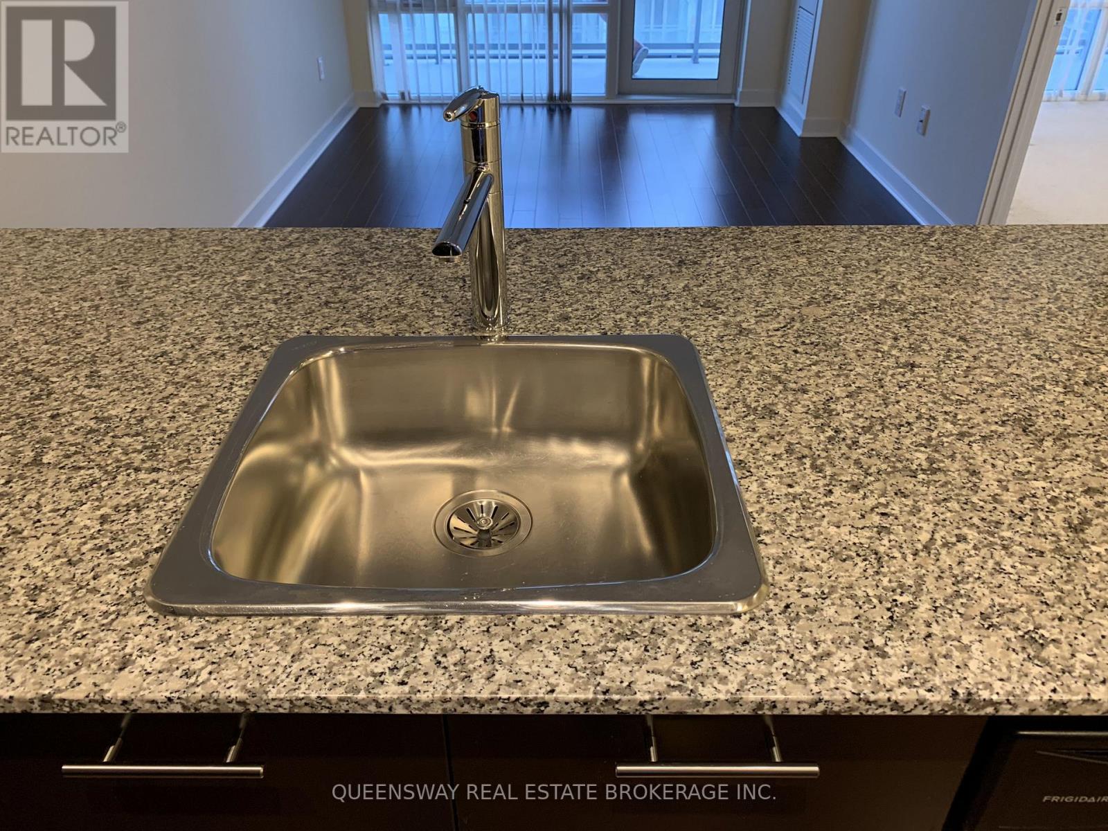 2104 - 360 Square One Drive, Mississauga, Ontario  L5B 0G7 - Photo 15 - W12979434