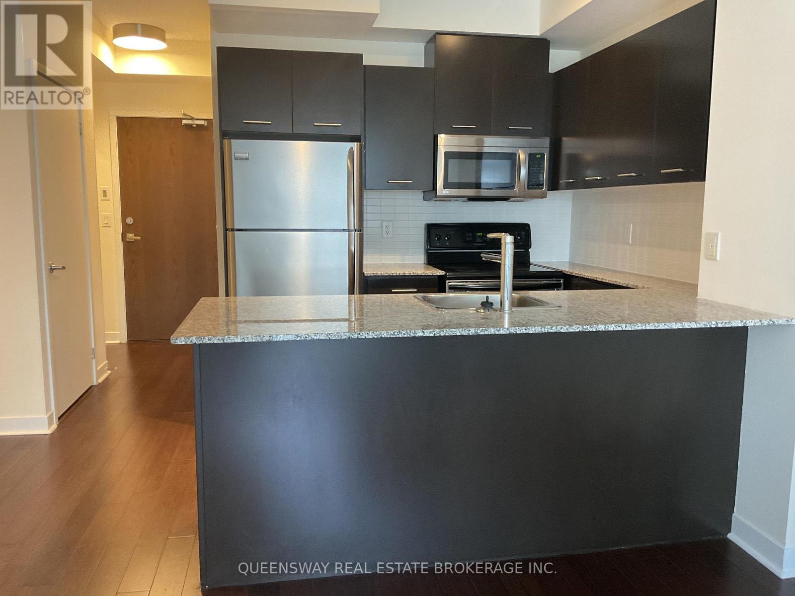 2104 - 360 Square One Drive, Mississauga, Ontario  L5B 0G7 - Photo 16 - W12979434