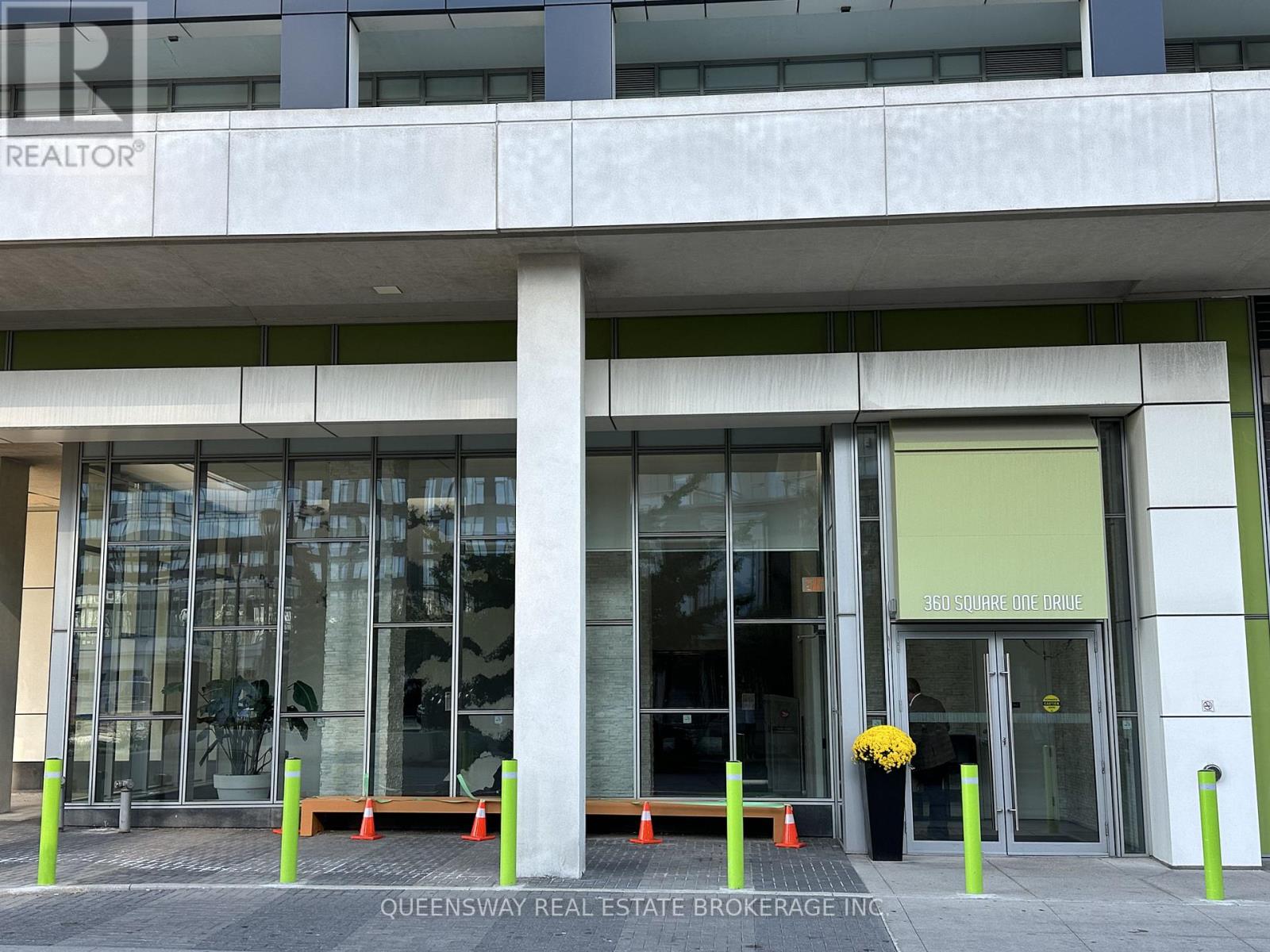 2104 - 360 Square One Drive, Mississauga, Ontario  L5B 0G7 - Photo 5 - W12979434