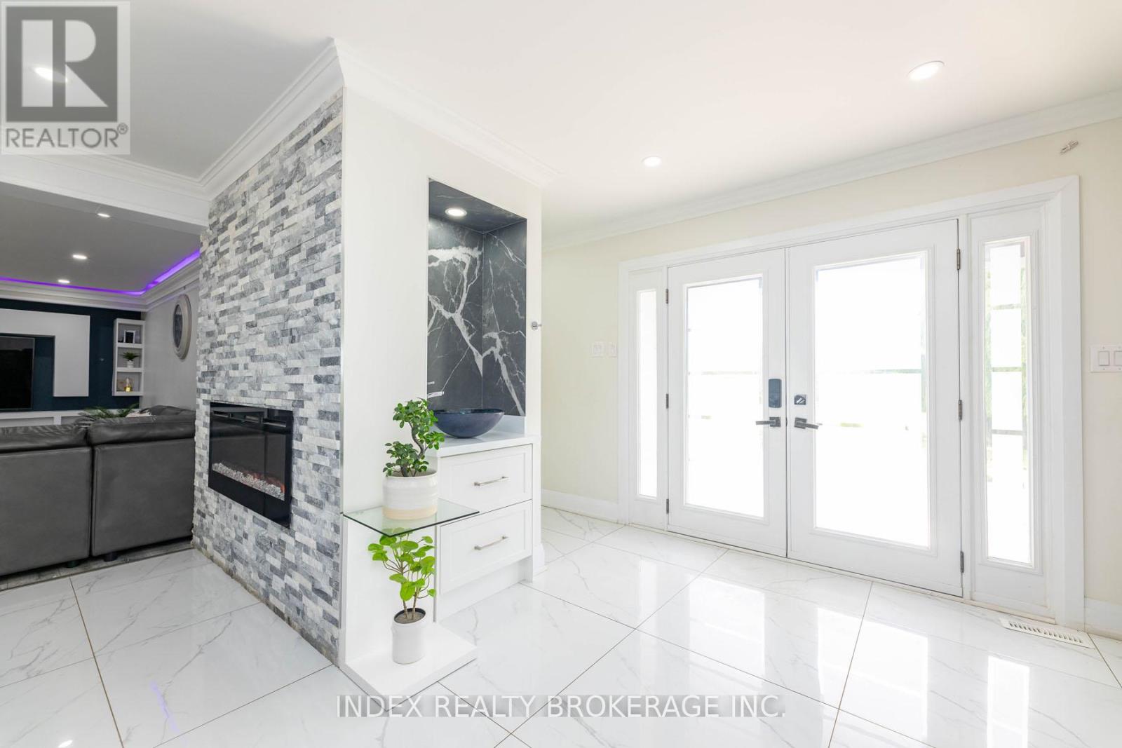 15277 Dixie Road, Caledon, Ontario  L7C 2N1 - Photo 13 - W12979438