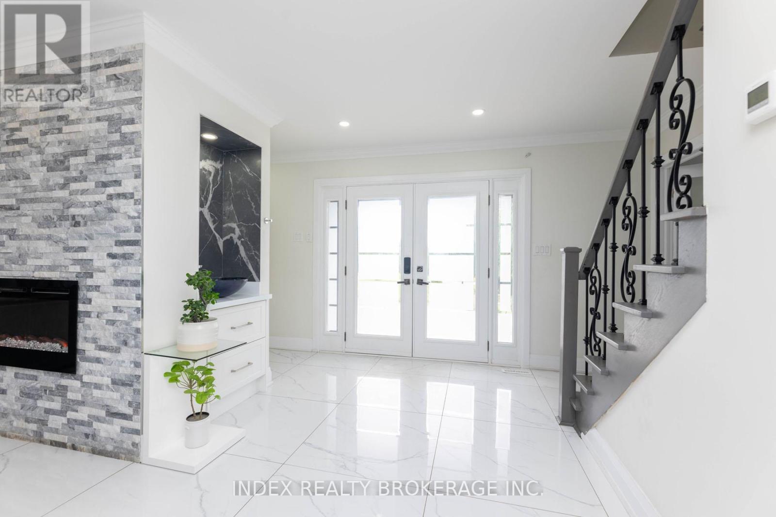 15277 Dixie Road, Caledon, Ontario  L7C 2N1 - Photo 2 - W12979438