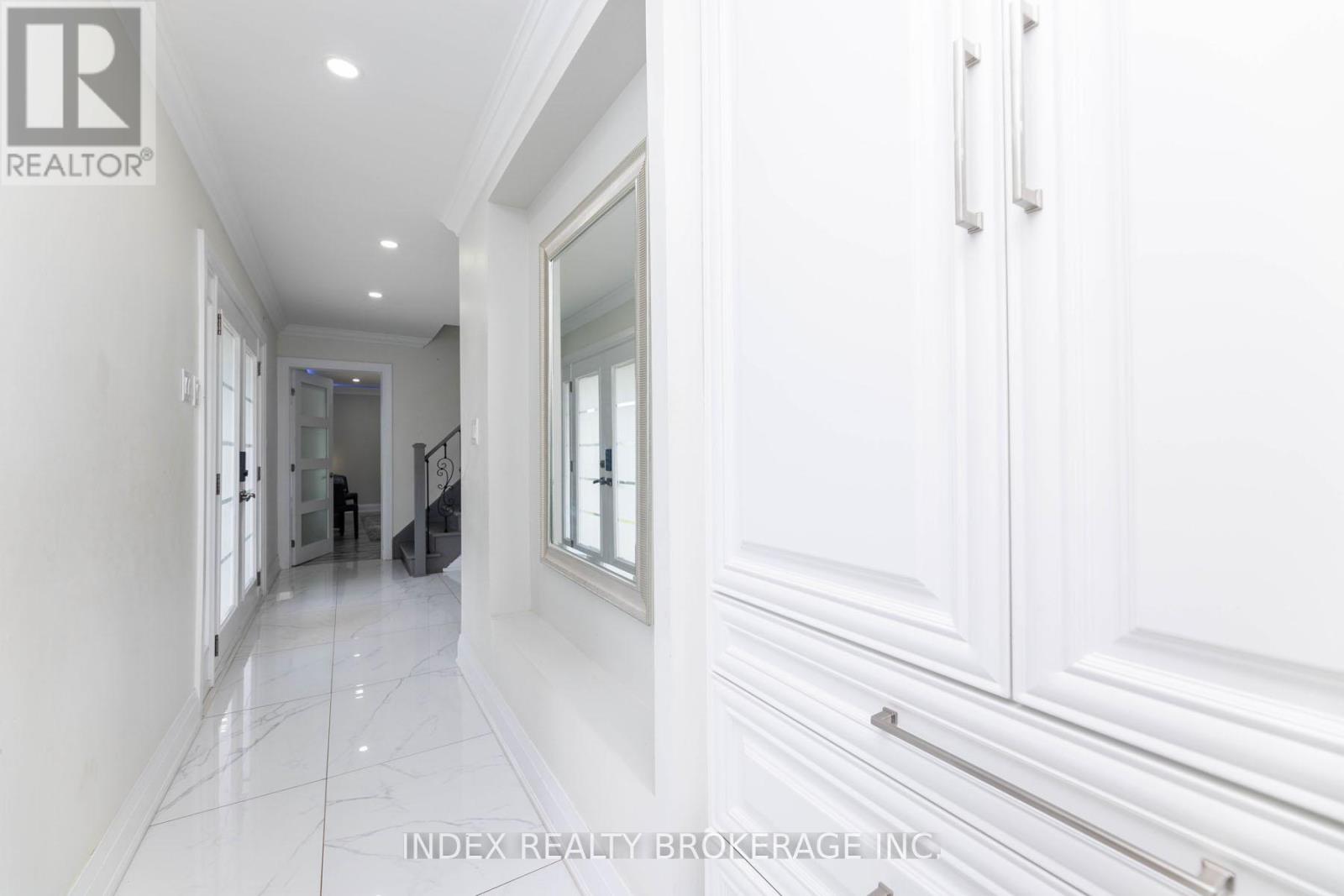 15277 Dixie Road, Caledon, Ontario  L7C 2N1 - Photo 6 - W12979438