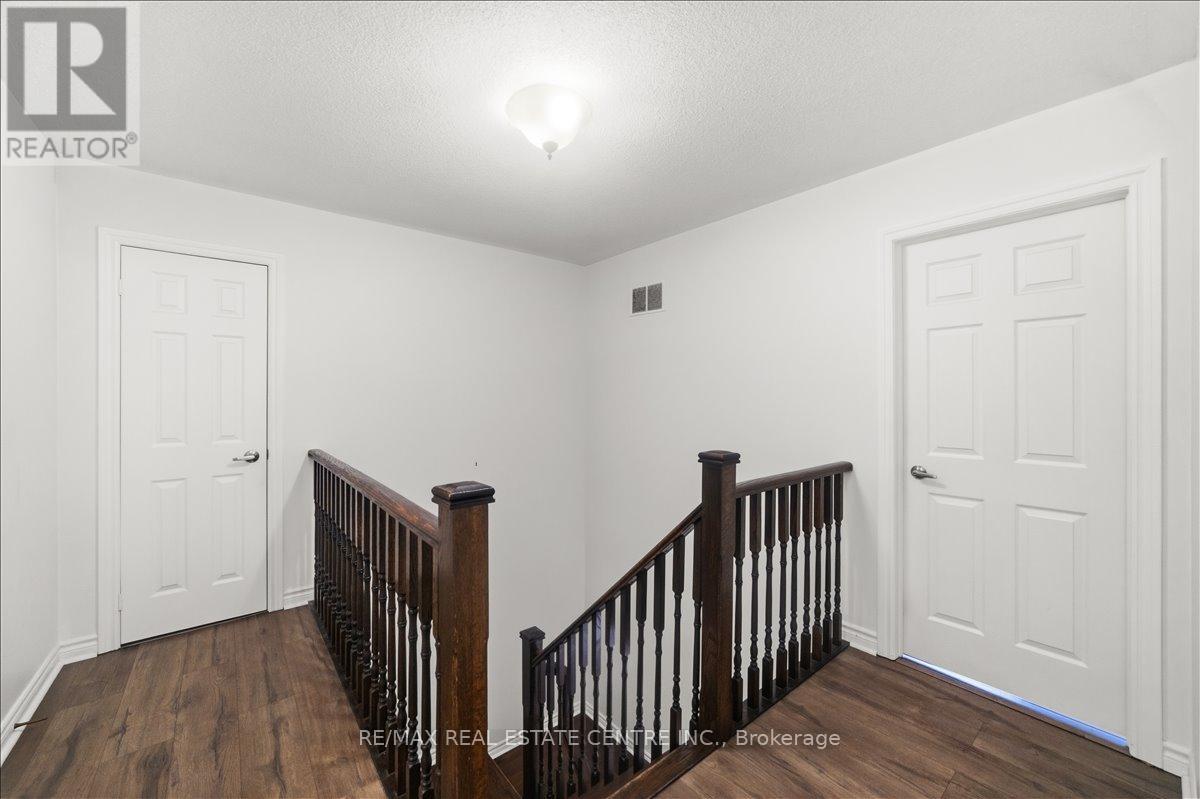 355 Hobbs Crescent, Milton, Ontario  L9T 0J3 - Photo 14 - W12979440