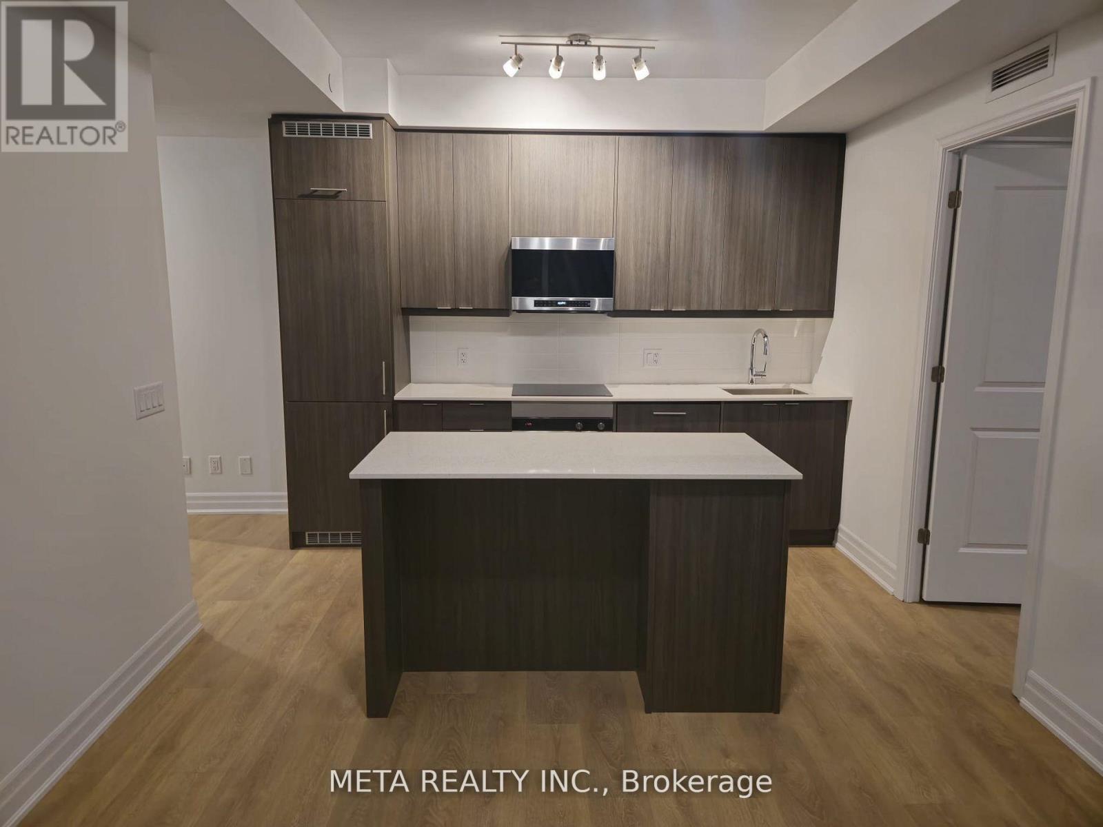 608 - 30 Elm Drive W, Mississauga, Ontario  L5B 0N6 - Photo 10 - W12979448