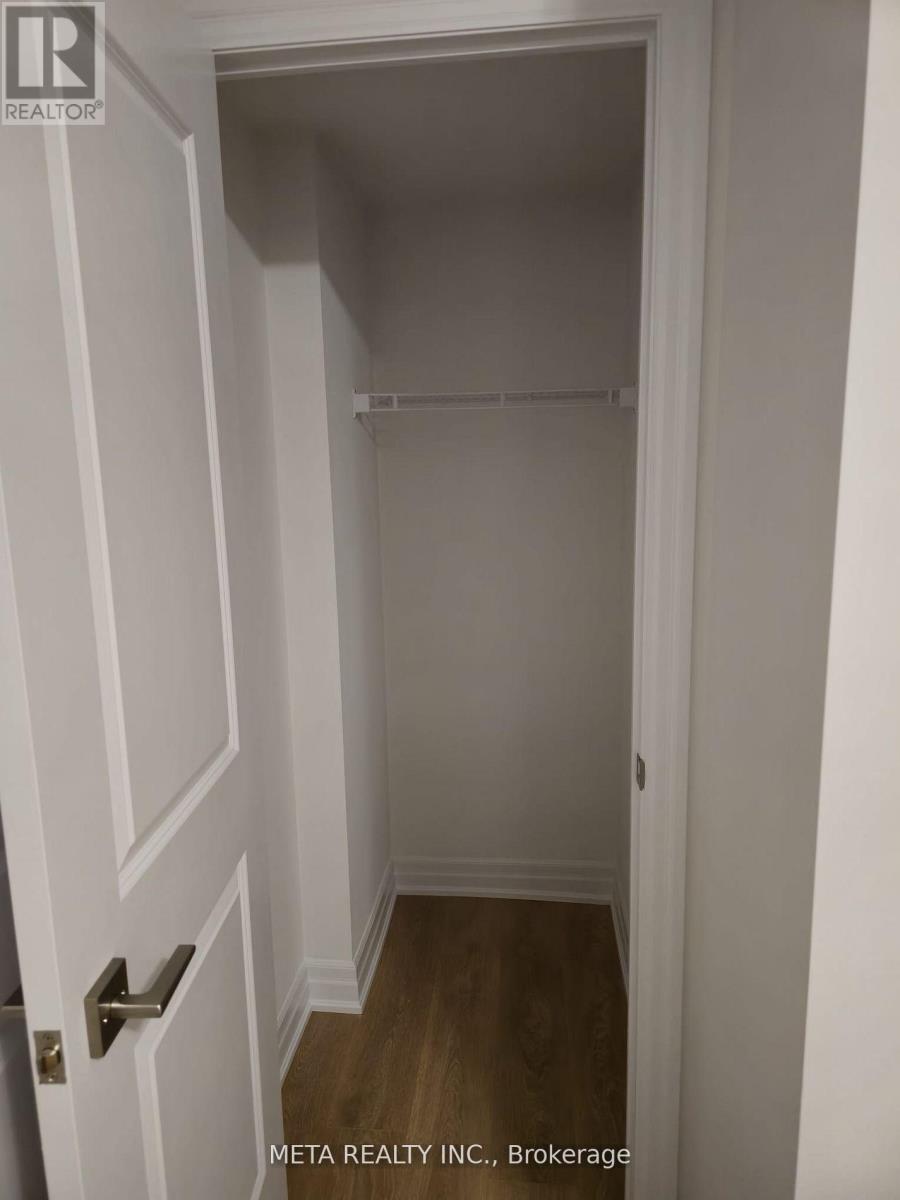 608 - 30 Elm Drive W, Mississauga, Ontario  L5B 0N6 - Photo 8 - W12979448