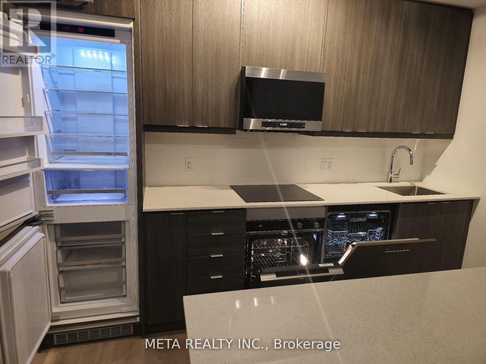 608 - 30 Elm Drive W, Mississauga, Ontario  L5B 0N6 - Photo 9 - W12979448