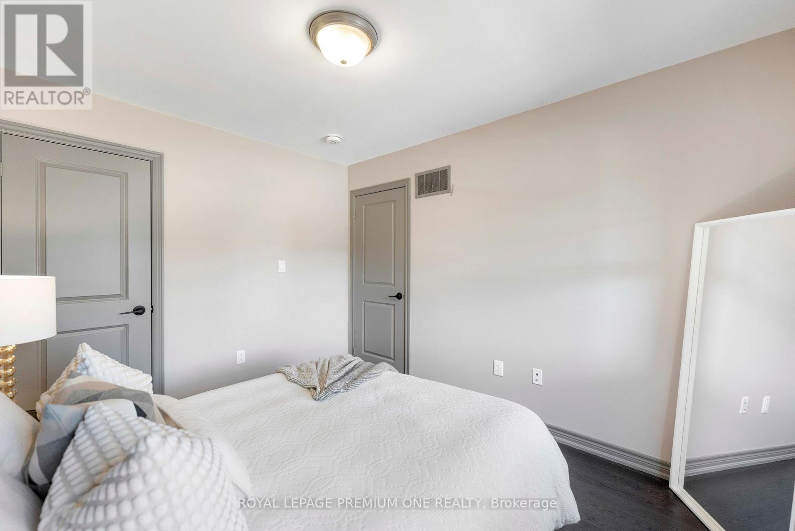 18 Morra Avenue, Caledon, Ontario  L7E 4K5 - Photo 29 - W12979468