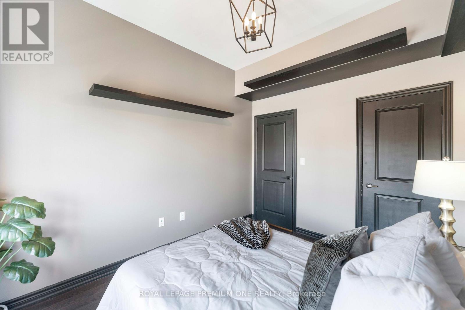 18 Morra Avenue, Caledon, Ontario  L7E 4K5 - Photo 33 - W12979468