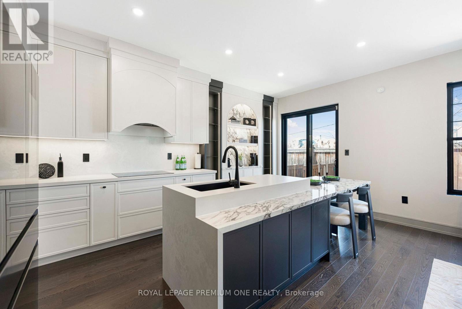 18 Morra Avenue, Caledon, Ontario  L7E 4K5 - Photo 4 - W12979468