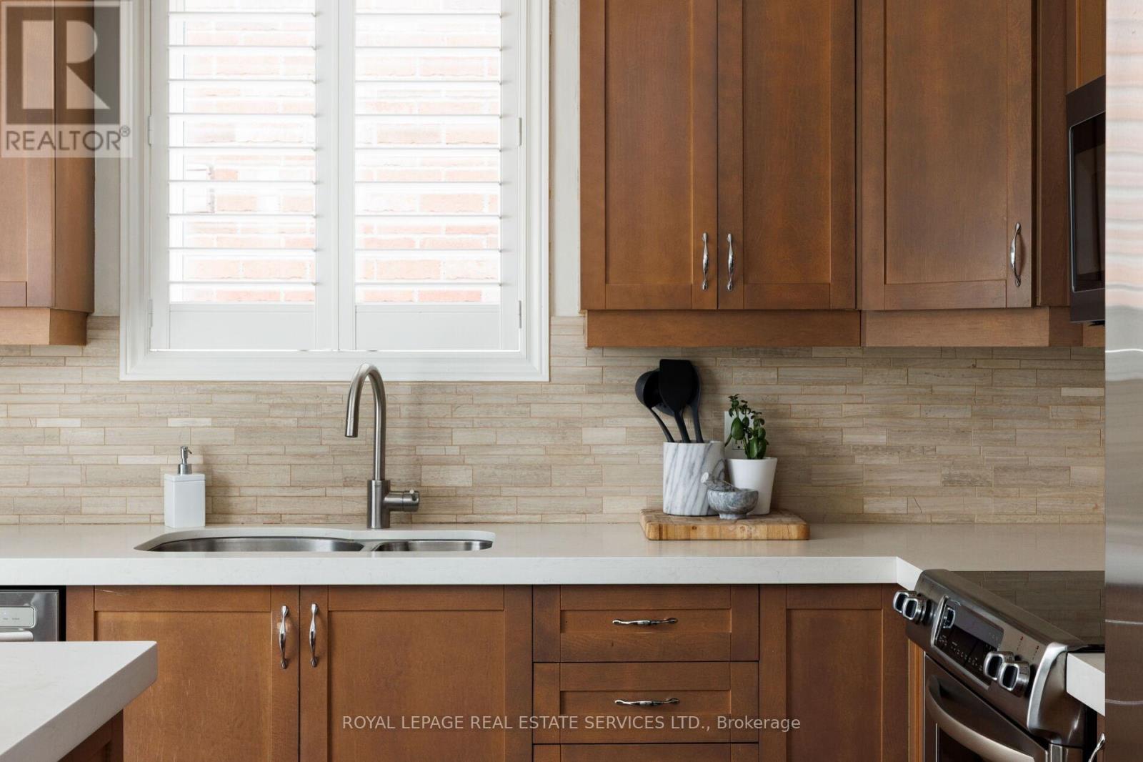 1434 Gulledge Trail, Oakville, Ontario  L6M 3Z8 - Photo 13 - W12979484