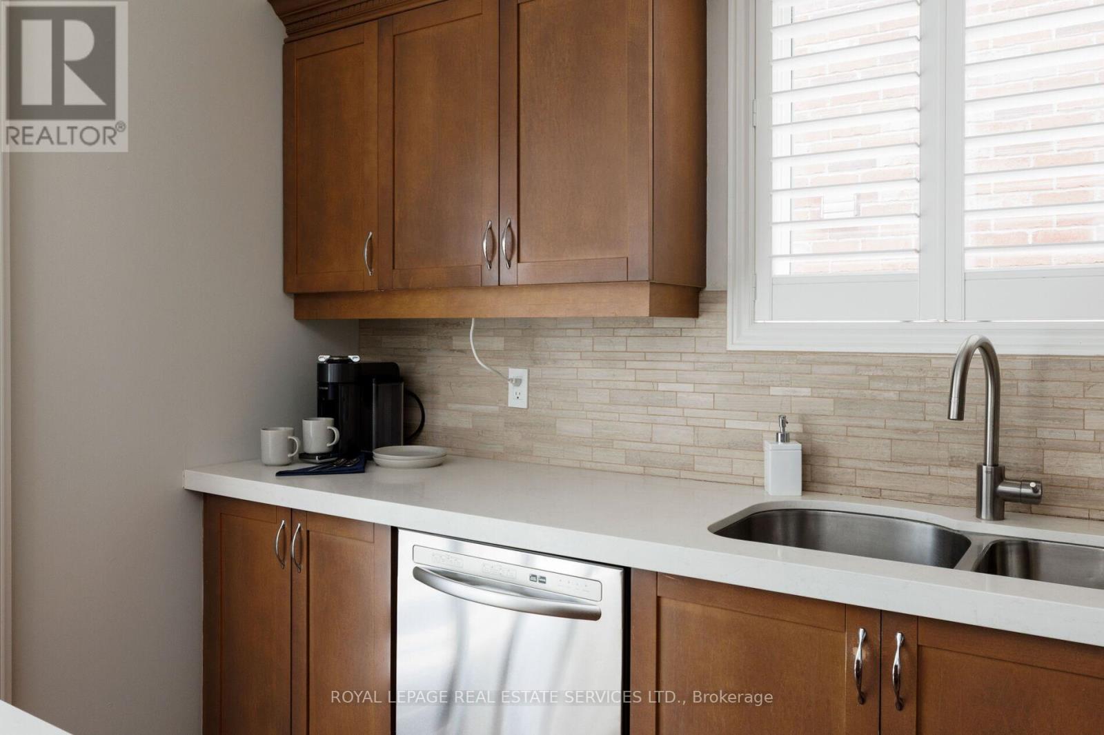 1434 Gulledge Trail, Oakville, Ontario  L6M 3Z8 - Photo 15 - W12979484