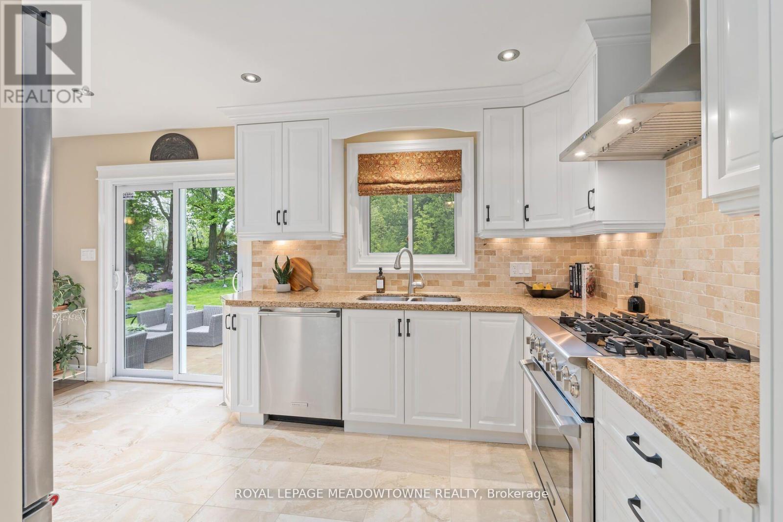 13609 Sixth Line, Halton Hills, Ontario  L0P 1H0 - Photo 17 - W12979508