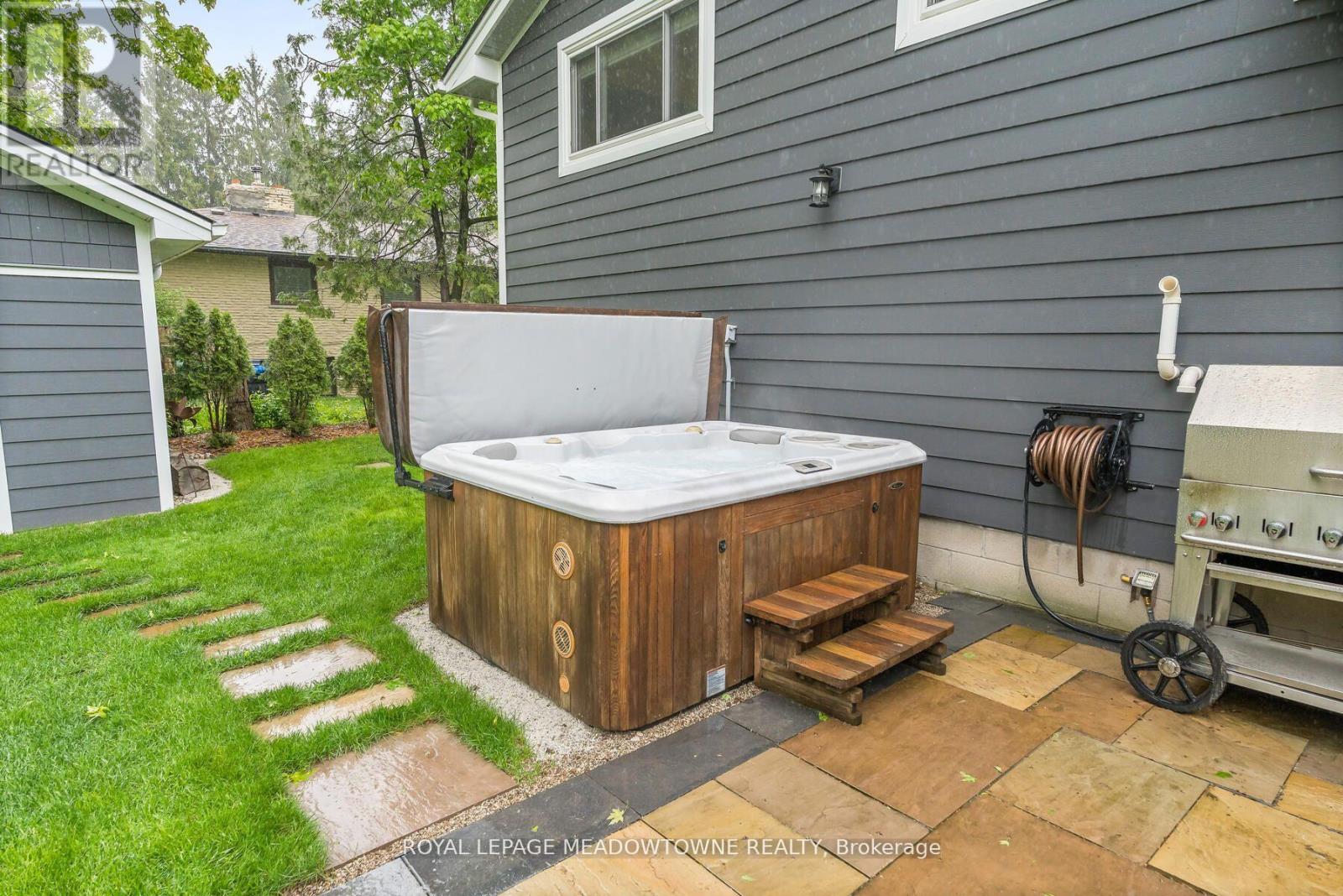 13609 Sixth Line, Halton Hills, Ontario  L0P 1H0 - Photo 43 - W12979508