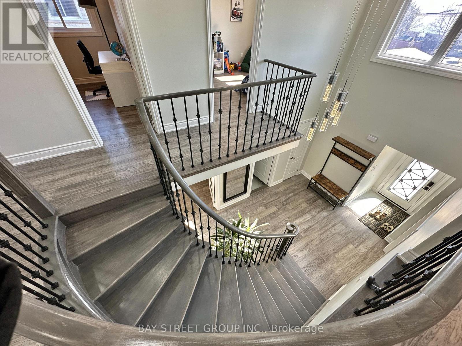 1593 Wintergrove Gardens, Mississauga, Ontario  L5M 3Z9 - Photo 10 - W12979516