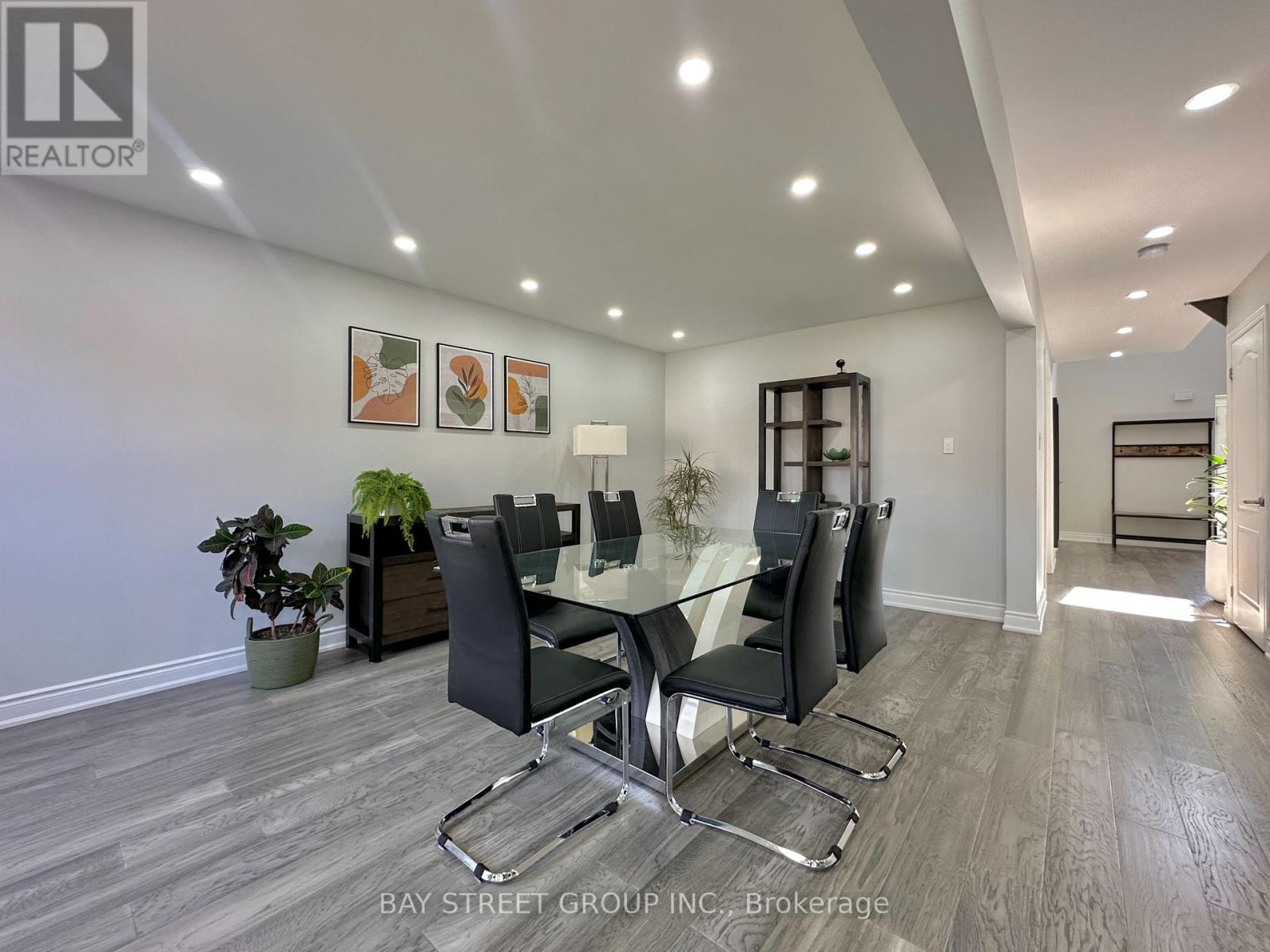 1593 Wintergrove Gardens, Mississauga, Ontario  L5M 3Z9 - Photo 8 - W12979516