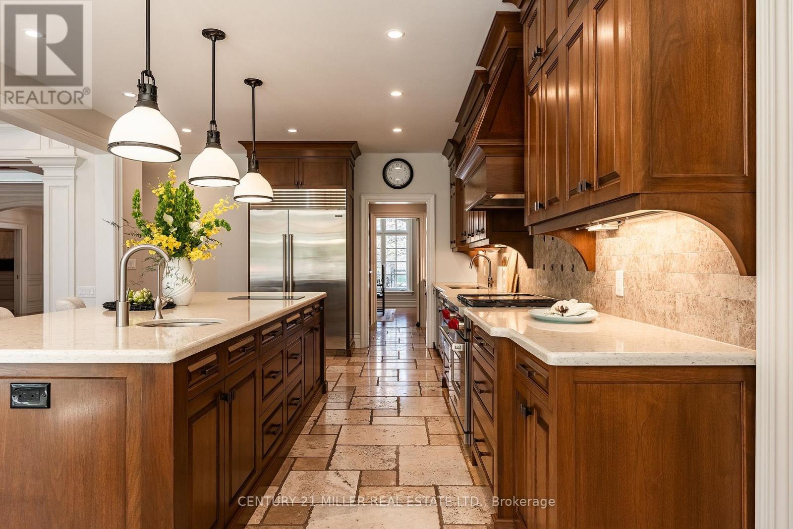 2096 Lakeshore Road E, Oakville, Ontario  L6J 1M3 - Photo 14 - W12979552