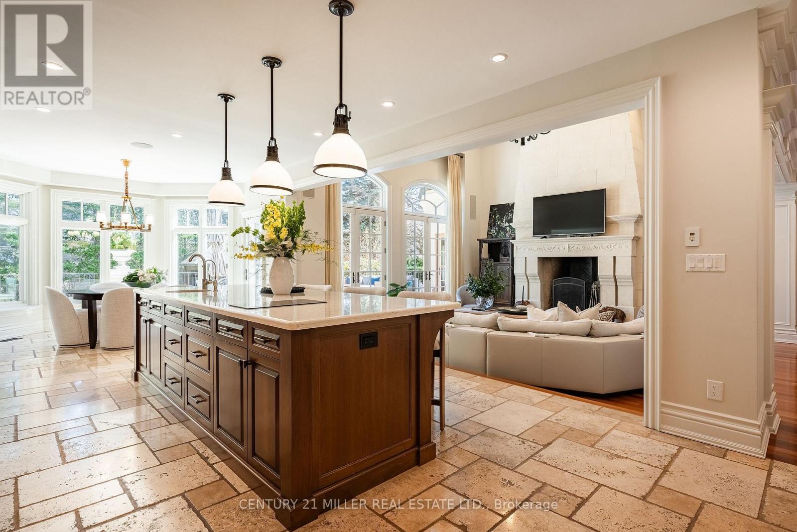 2096 Lakeshore Road E, Oakville, Ontario  L6J 1M3 - Photo 15 - W12979552